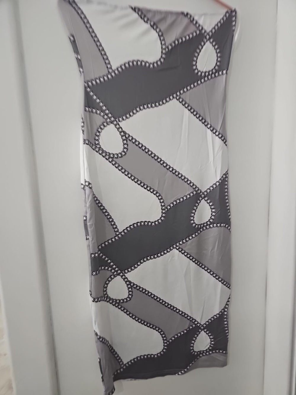 Gray and White Chain-Link Print Maxi Dress